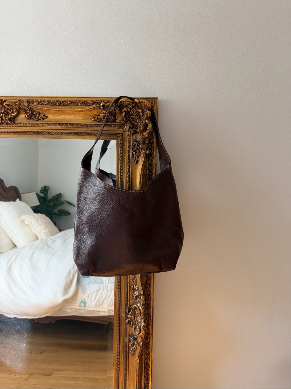 100% Italian leather bag